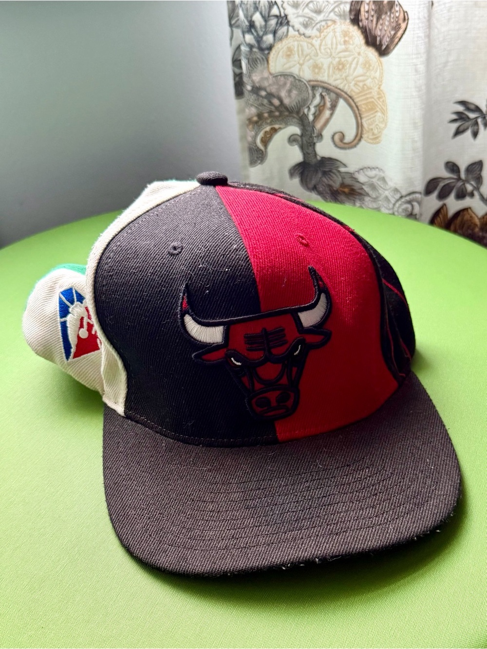 Mitchell & Ness Chicago Bulls Two-Tone Red & Black Snapback Hat